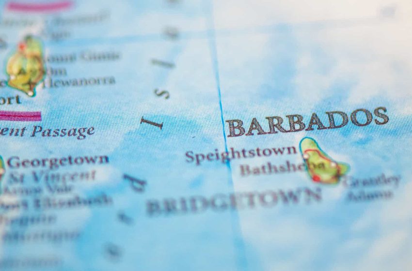  Barbados tornam-se oficialmente uma República