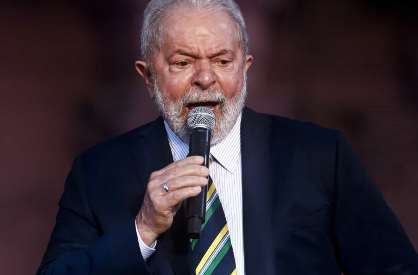  Lula chama Bolsonaro de “psicopata” e compara-o a Jim Jones