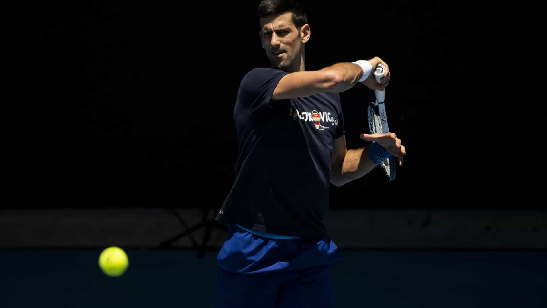 Mais um episódio para a longa novela: Deportação de Djokovic suspensa