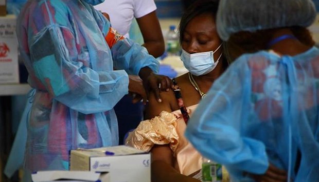  Angola administrou 22.682 doses de vacinas