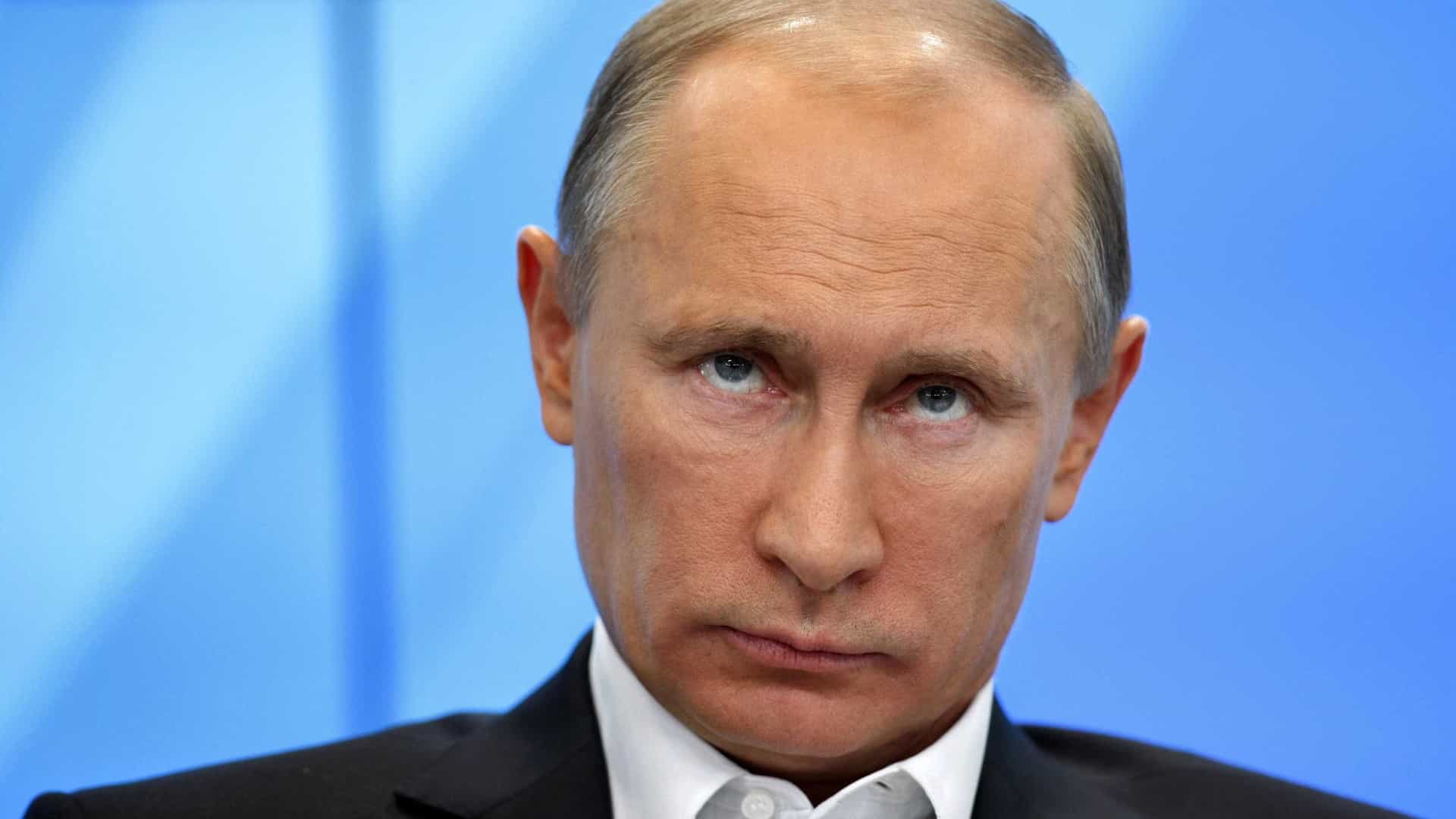 UE e Reino Unido avançam com sanções contra filhas de Putin