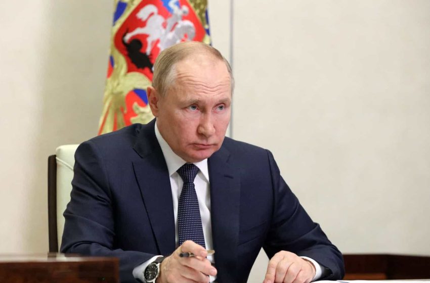  Putin assina decretos a reconhecer independência de Zaporíjia e Kherson