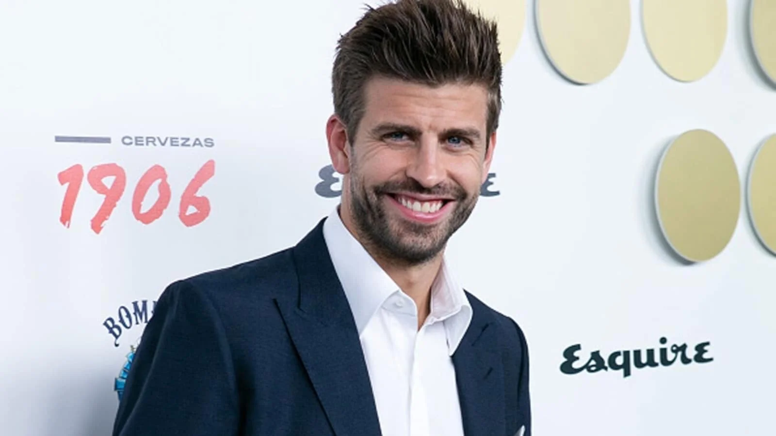 Piqué é acusado de trair a actual namorada com uma advogada