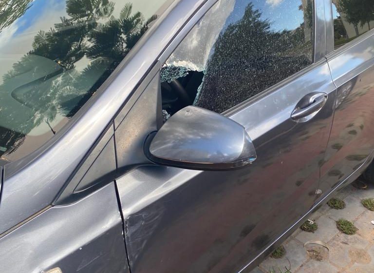 Moradores do quarteirão N vêm placas dos seus carros roubados