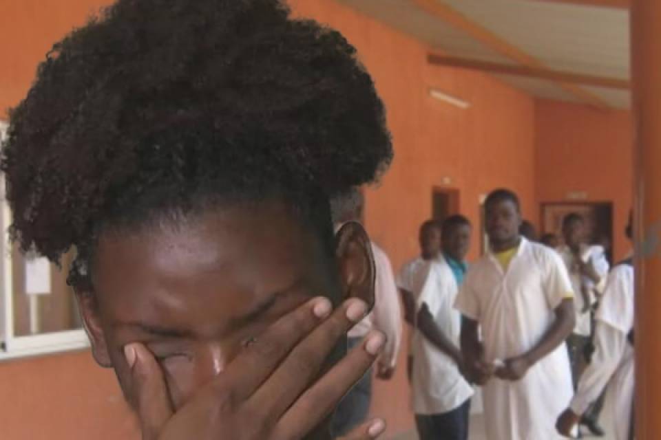 Proibição de alunos com cabelo crespo de assistir às aulas gera debates na Centralidade do Kilamba