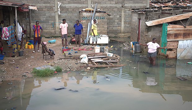  Inundações forçam moradores de vários bairros de Belas a abandonar residências