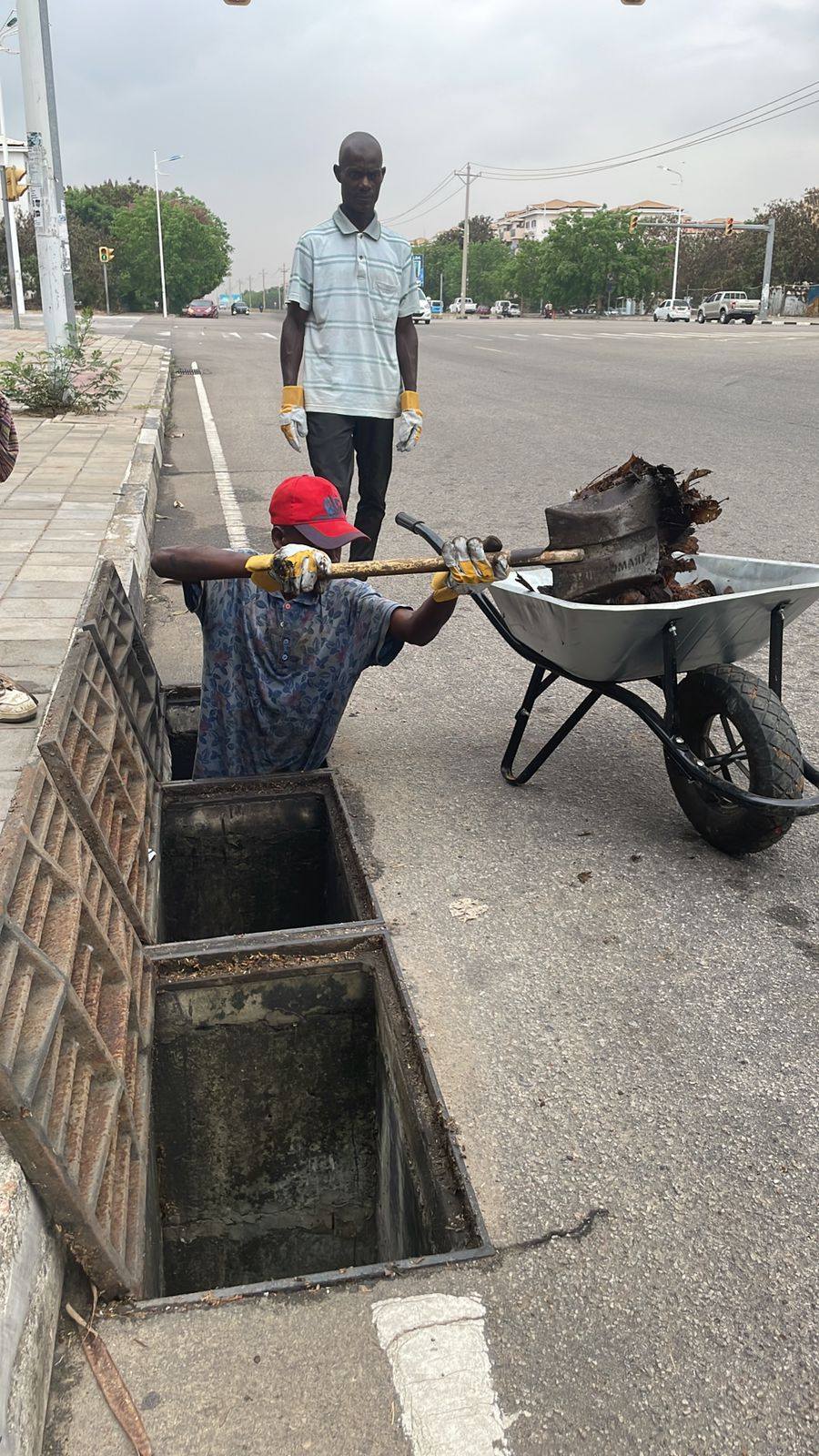 Kilamba intensifica limpeza de sarjetas para prevenir impactos das chuvas