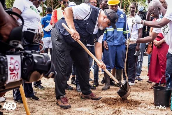 Kilamba planta mais de duas mil árvores em mega campanha de limpeza e arborização